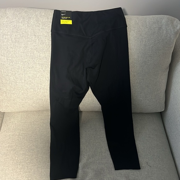 Nike Tight Fit Mid Rise Leggings Black SIZE S - Picture 2 of 3